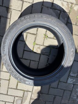 Pneu continental 235/45 R 18 - 7