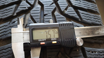 Téměř nejetá zimní ALU kola 17" 5x114,3 + matice - Toyota - 7