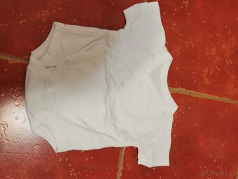 Kojenecké oblečení - trička, dupačky, polodupačky, svetříky - 7