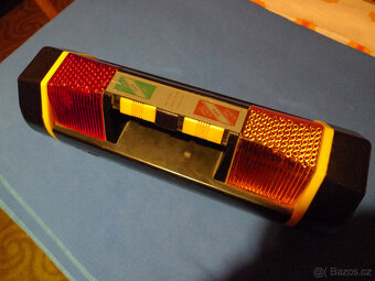 Radio sokol, popelník z hutního skla, dráťák Tesla, majak - 7