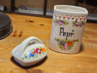 Ručně malovaná historická keramika - 7