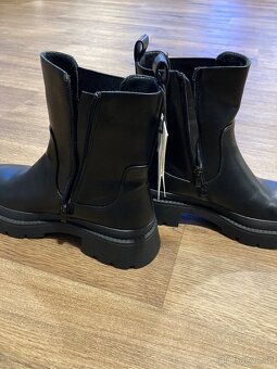 Boty Hause brand - 7