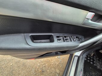 KIA SORENTO NAFTA 2.2 145KW 7 MIST 2011 - 7