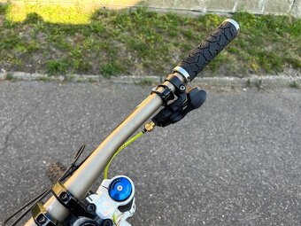Sjezdové kolo specialized demo 8 I - 7
