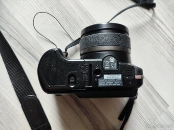 Zrcadlovka Olympus SP-560UZ - 7