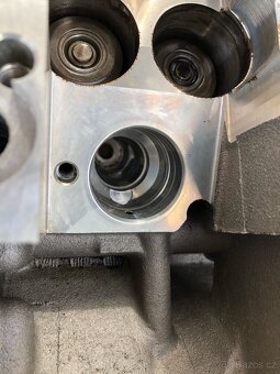 Hlava motoru 1.9tdi/2.0tdi 038103373R - 7