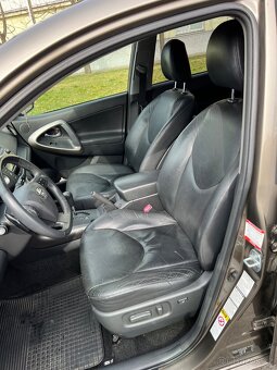 Toyota Rav 4 - 7