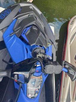 Vodní skútr SeaDoo Spark Trixx - 7
