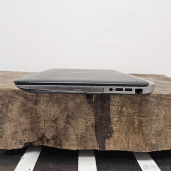 13) HP ProBook 450 G3 - i3-6100U / 8GB / 256GB / 15,6" FHD  - 7