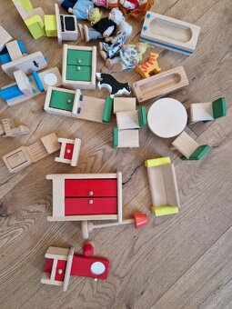 Dřevěný domeček s příslušenstvím - 7