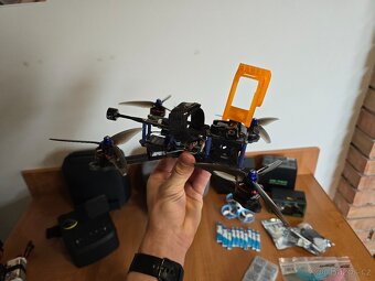 2x FPV dron, sada vysílačka Radiomaster Boxer, 1x brýle - 7