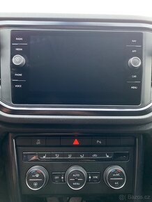 VW T-ROC 1.6 TDi, 85 kW, 2018, hezký stav - 7