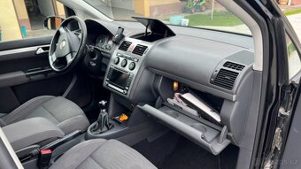 Touran 2.0 TDI 103kW motor BMM, výbava HIGHLINE - 7