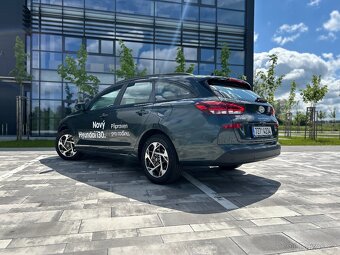 Hyundai i30 kombi 1.5i DPI 71kW SMART 2025 - 7