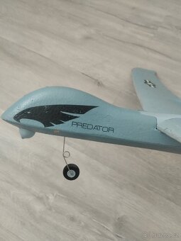 Model letadla Predator - 7