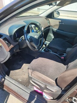 i30, 1,4 80kw,najeto 93000km - 7