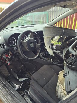 Alfa Romeo 159 DNES: velmi levně, zítra jedou do šrotu - 7