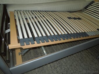 kovová postel - 7