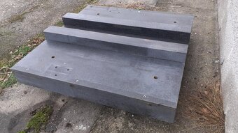 žulový kvádr + deska - 7