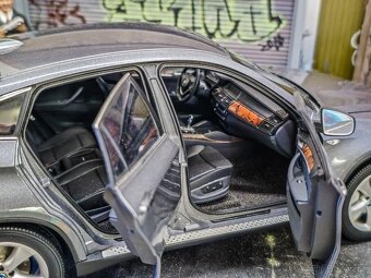BMW X6 1:18 Kyosho - 7