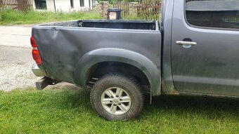 Toyta hilux - 7