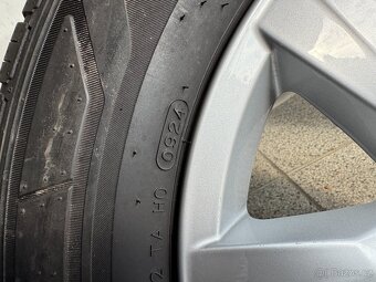 Prodám Alu kola Volkswagen Clayton 5x120 R16 7E0601025N - 7