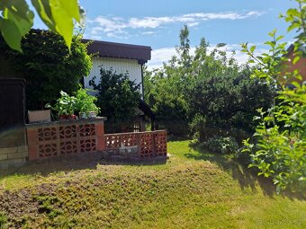 ZAHRADA S CHATOU V REKREAČNI ZONE - 7