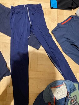 Balík věcí kluk 122,128 - 7