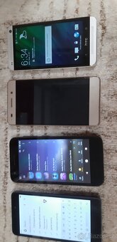 Prodám starší telefony funkční s nabíječkama - 7