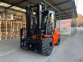 Terénní vysokozdvižný vozík, 3500kg, Kubota, Diesel - 7