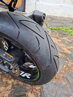 Kawasaki Ninja ZX10R - 7