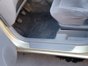 Toyota yaris - 7