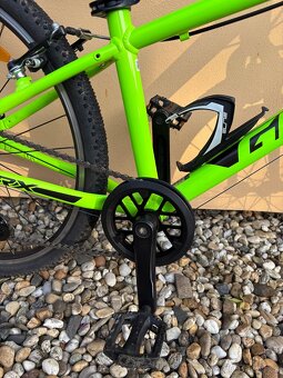 Lehké dětské kolo Giant Arx 24 - 7