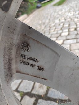 Prodám orig alu 17 Škoda Superb 3 5x112 ET 41 letní pneu - 7