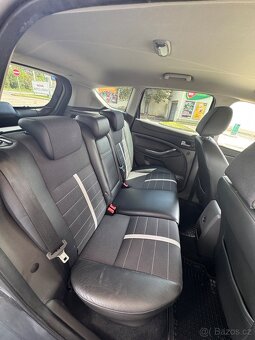 Ford kuga 2011 - 7