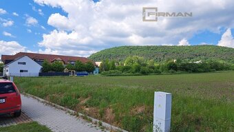 Prodej stavebního pozemku 716 m2  v Tišnově s výhledem na ho - 7