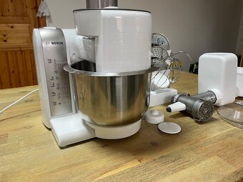 Kuchyňský robot Bosch MUM 4880 - 7