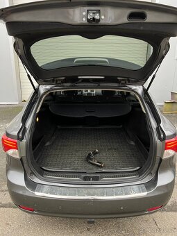TOYOTA AVENSIS 2.2 D-4D 110 kW • 2011 • BOHATÁ VÝBAVA - 7