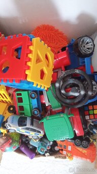 Prodám hrad, klíčenku, čelenku, lego, hračky - 7