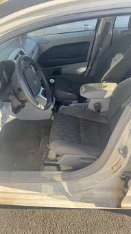 Dodge Caliber - 7