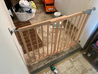 Dřevěná dětská zábrana stravitelná se zámkem Hornbach - 7