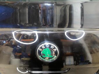 Páté dveře víko zadní černá LF9R Škoda Octavia 2 FL sedan 13 - 7
