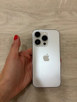 📱 iPhone 14 Pro 128 GB – stříbrný (bez škrábnutí, top stav) - 7