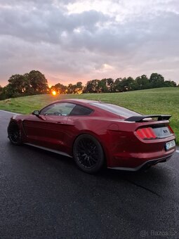 Ford Mustang GT sleva - 7