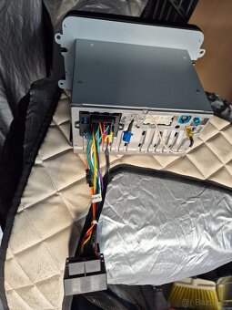 Dotykove autoradio VW Golf V. vč.DO - 7