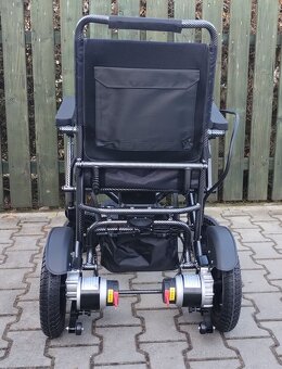 Skládací elektrický invalidní vozík. - 7