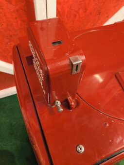 automat na Coca Colu vendo Machine - 7