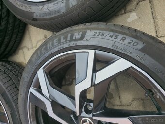 Prodám alu 5x112 R20 Sagitarius s pneu 235/45/20 Michelin - 7
