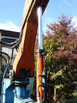 Nakladač UNHZ 750 - 7