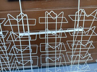 Kovový stojan na katalogy-noviny- nástěnný - 7